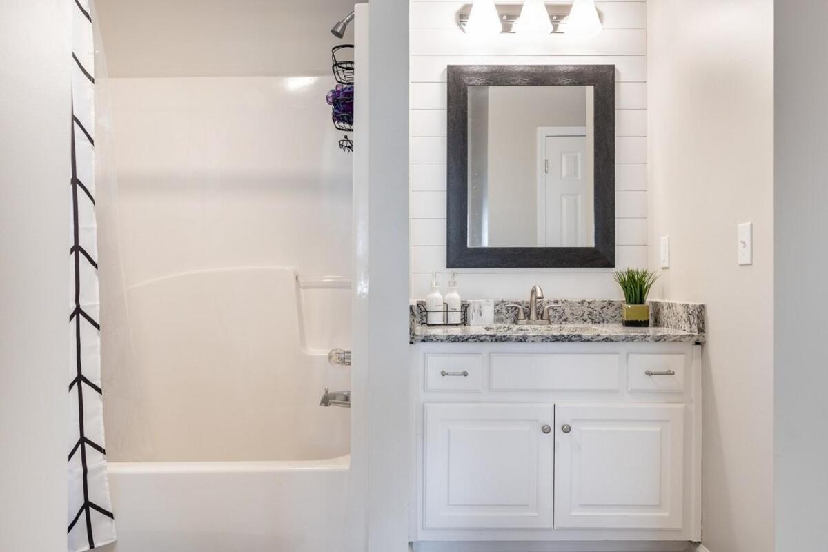 Villa Stylish And Cozy Retreat Buford Esterno foto