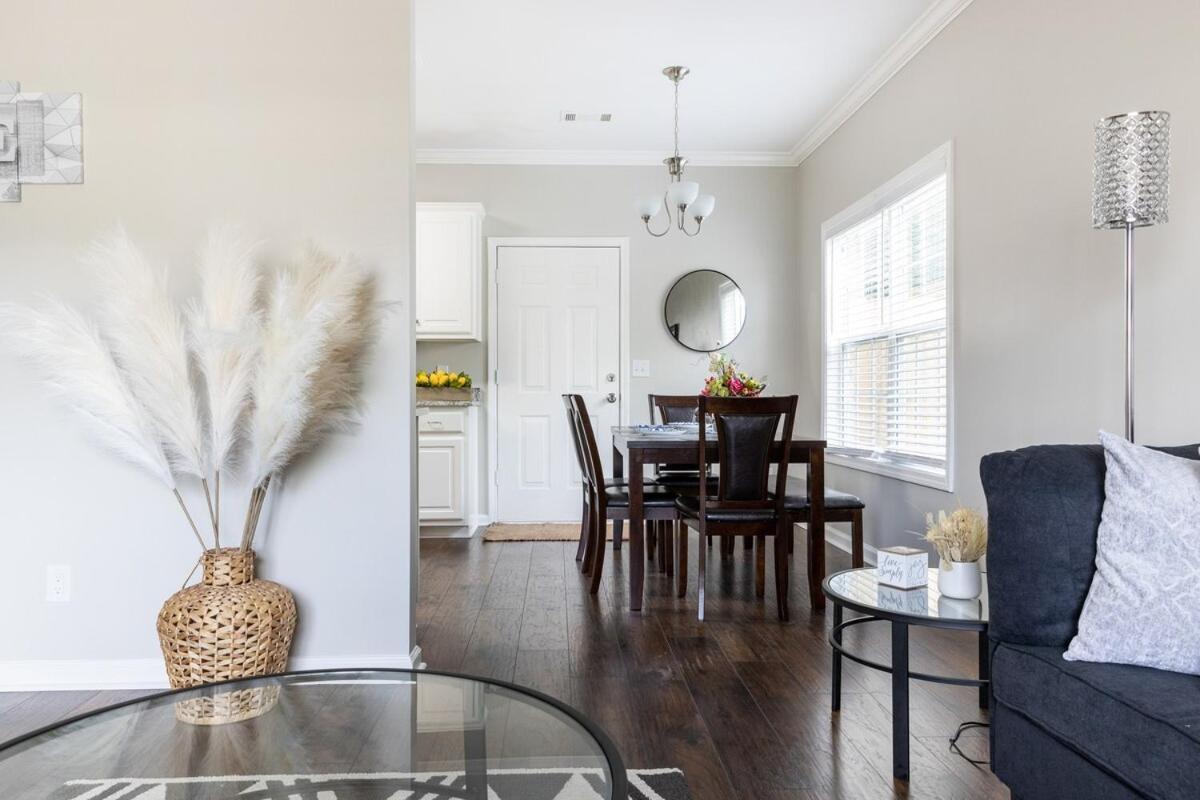 Villa Stylish And Cozy Retreat Buford Esterno foto